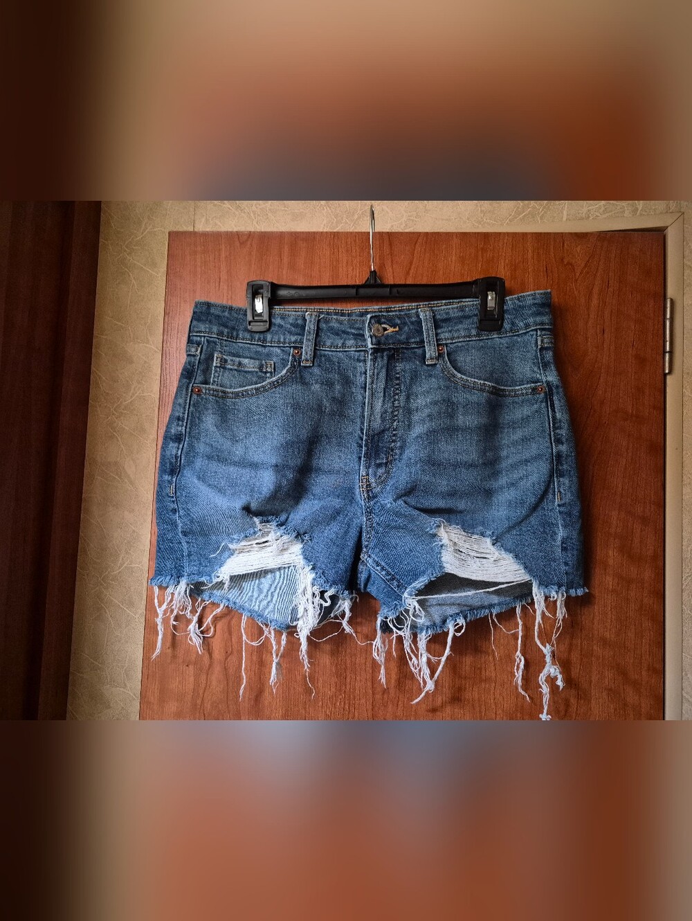 Old Navy Og Straight Distressed Shorts Size 12